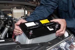 Autobatterie regelmäßig laden: Langes Leben für den Stromspeicher