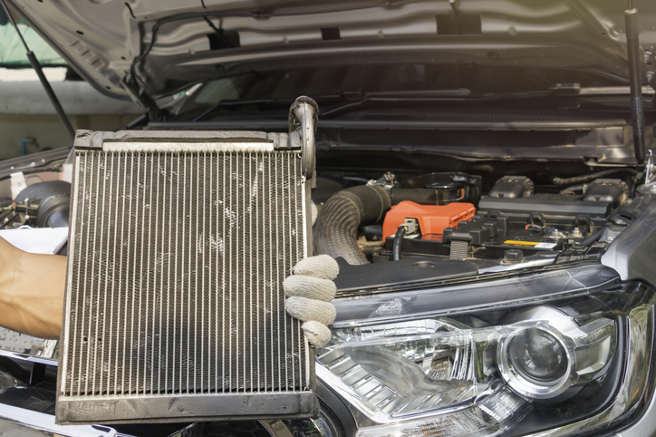 Wasserkühler Auto undicht: Reparatur & Kosten